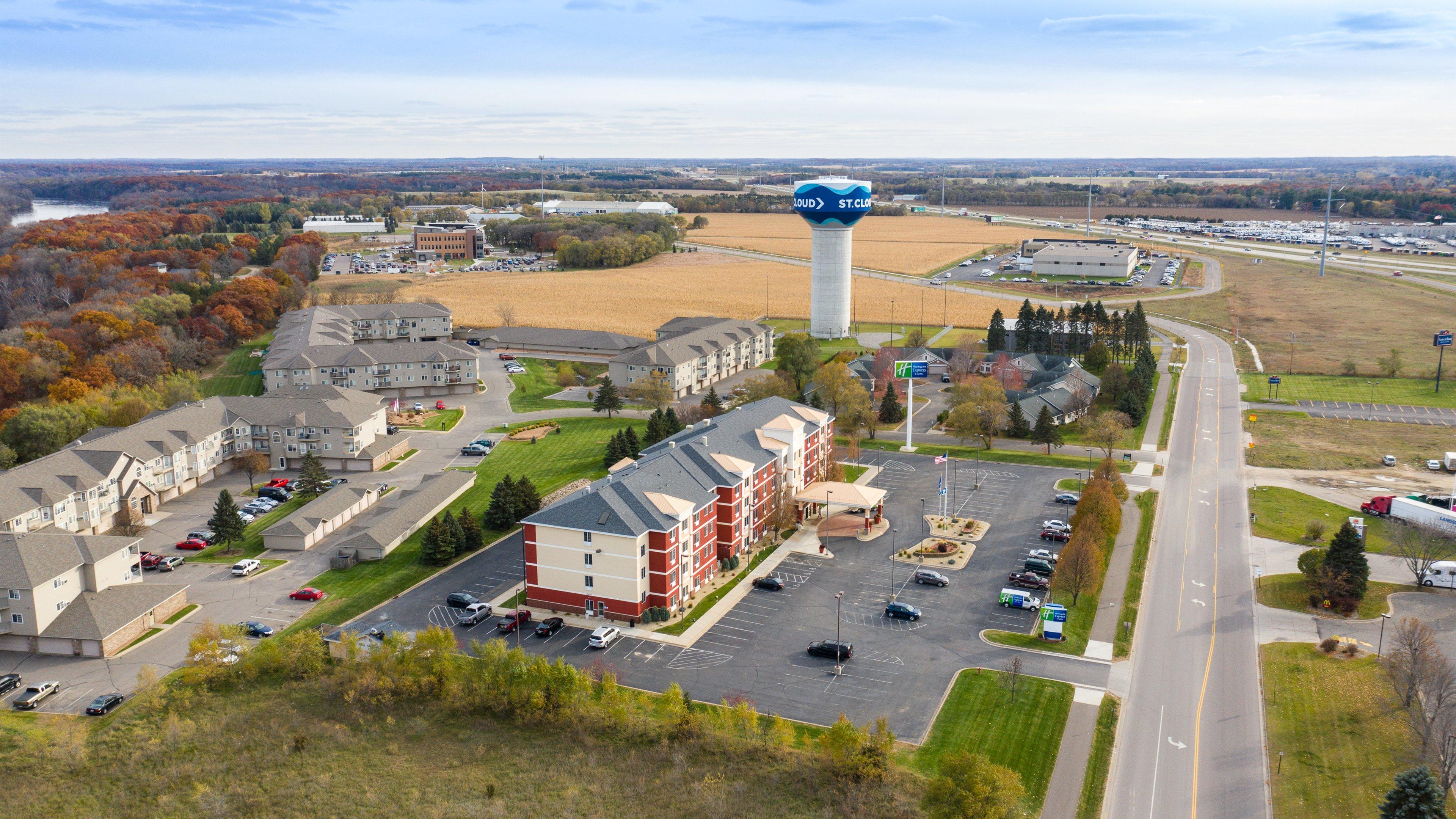 Holiday Inn Express And Suites St. Cloud By Ihg Exterior photo