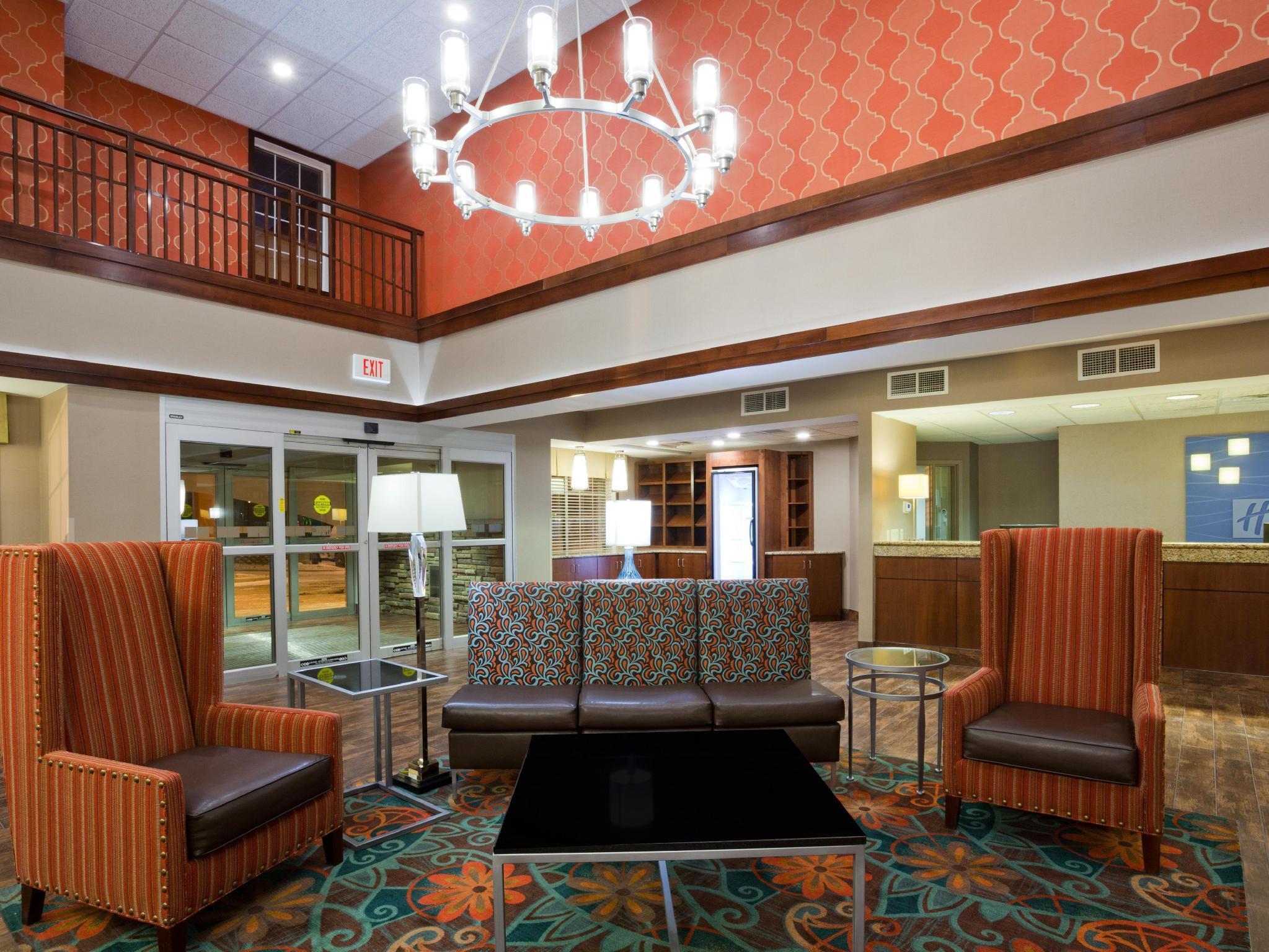 Best Restaurant in St. Cloud  Holiday Inn & Suites St. Cloud